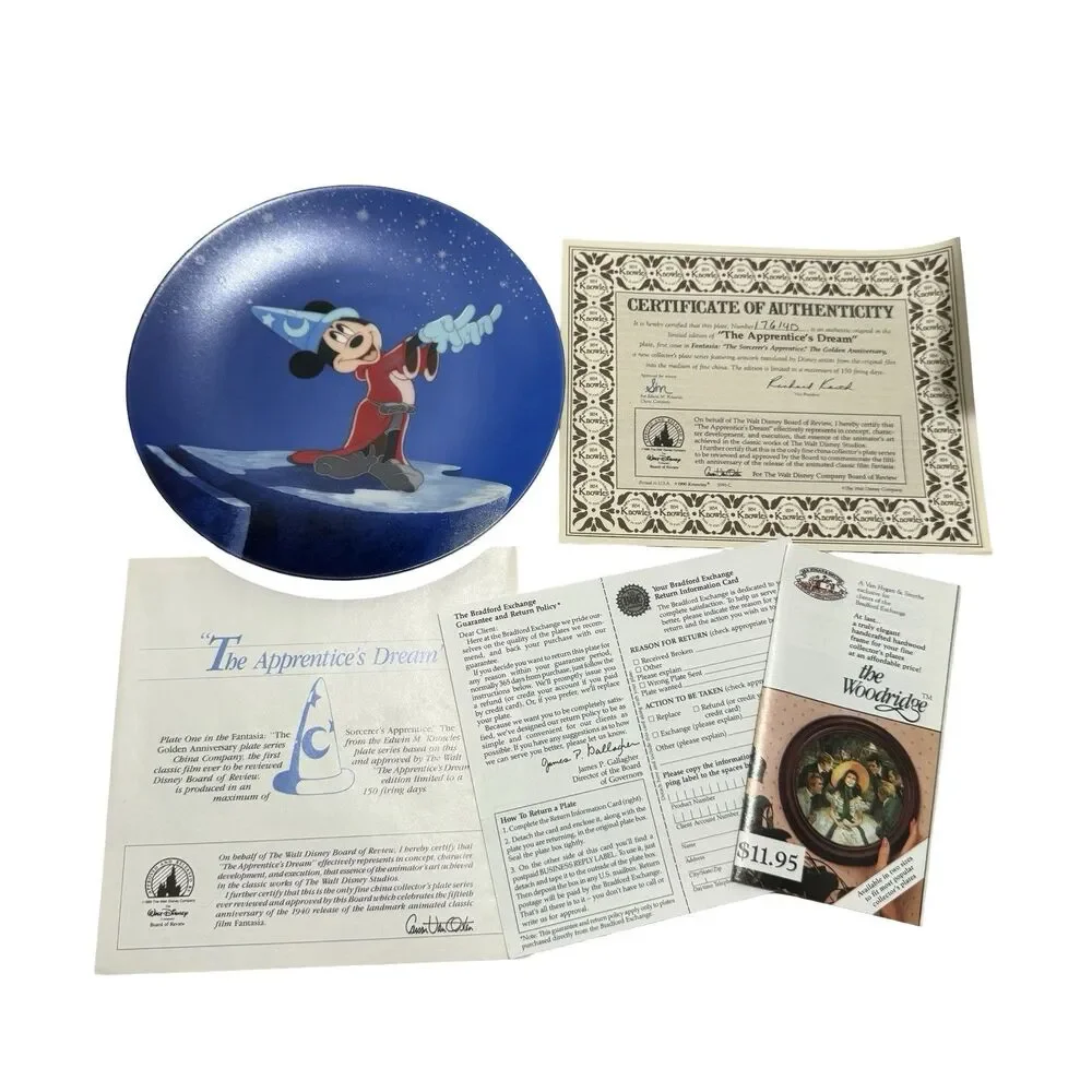 Walt‎ Disney’s Fantasia “The Apprentice’s Dream” Mickey Mouse Plate